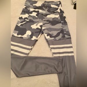Grey camouflage leggings Gray color, Size S